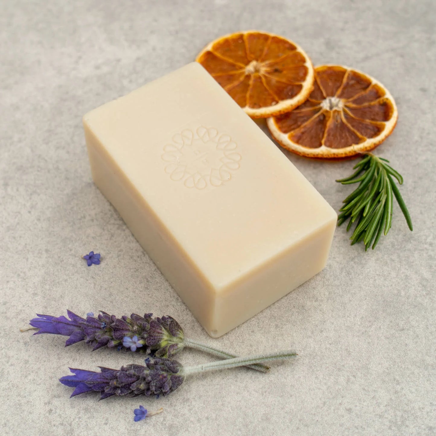 Cedarwood, Rosemary, Lavender, Bergamot & Ylang Ylang