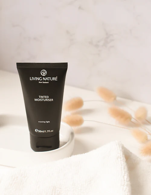 Living Nature Tinted Moisturiser Evening Light 50ml