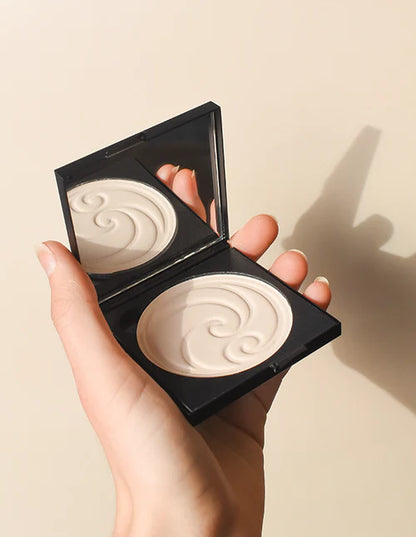 Living Nature Luminous Pressed Fair 13g