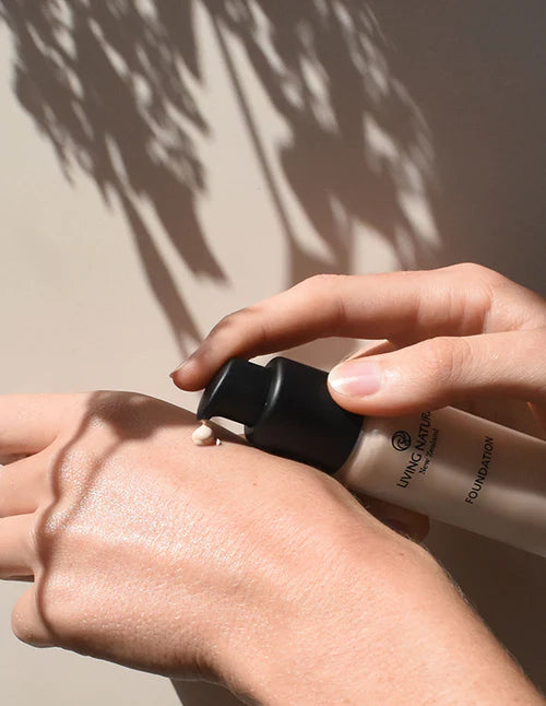 Living Nature Liq. Foundation  Pure Ivory 30ml